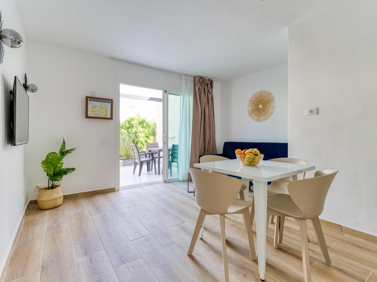 Homeforguest Moderno Apartamento Con Piscina En Corralejo Eksteriør billede